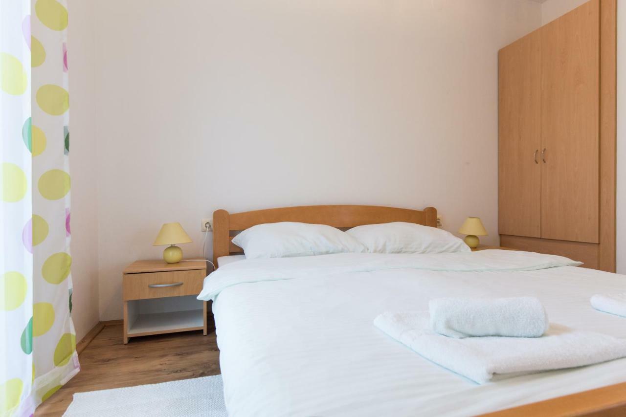 קרק Apartments Karen מראה חיצוני תמונה