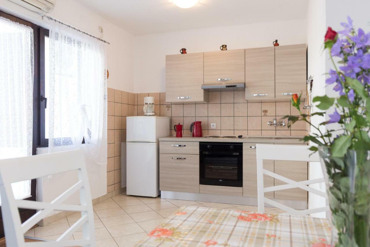 קרק Apartments Karen מראה חיצוני תמונה