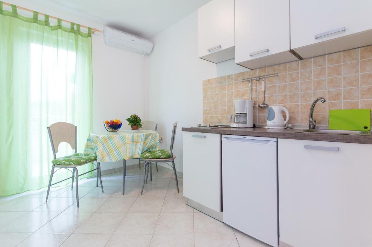 קרק Apartments Karen מראה חיצוני תמונה